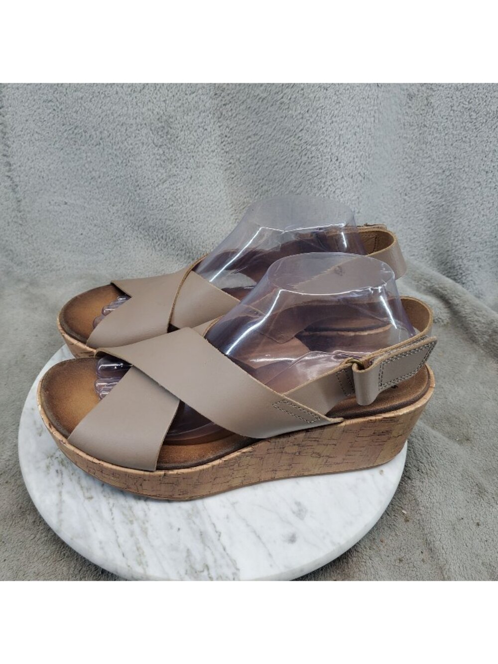 Clarks Shoes Womens Size 10 Stasha Beige Leather Wedge Slingback Sandals
